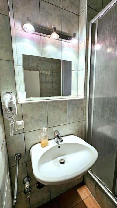 Apartment Number 3 โอเบอร์ชเลสไฮม์ ภายนอก รูปภาพ